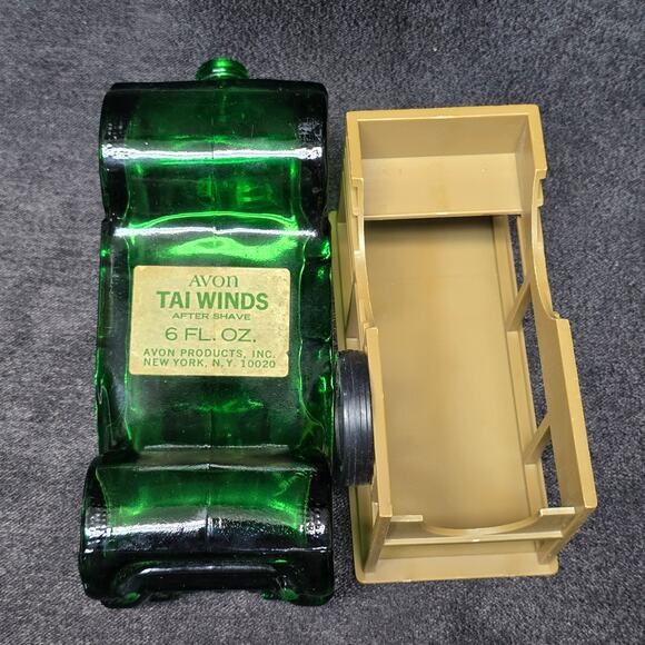 Vintage Avon Station Wagon Tai Winds After Shave Glass Car Decanter - Picture 9 of 10